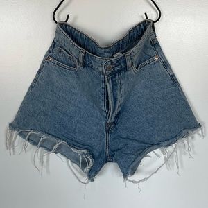 H&M mid wash, mid-high-waisted, distressed/vintage blue jean shorts | size 4